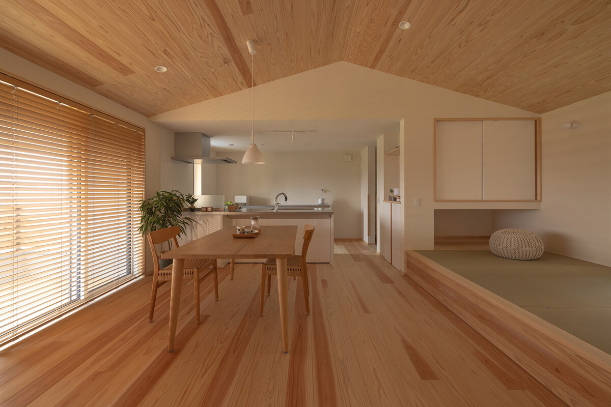 風かおる、青田にひらく家