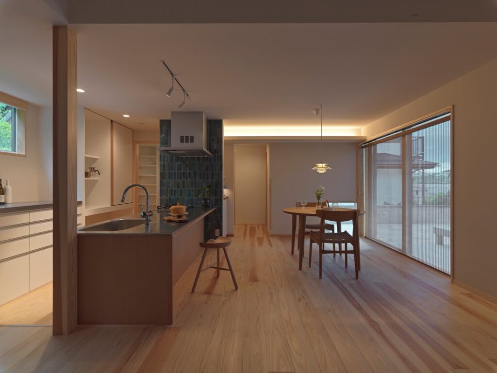 整ったキッチンに温もりを灯すダイニング照明