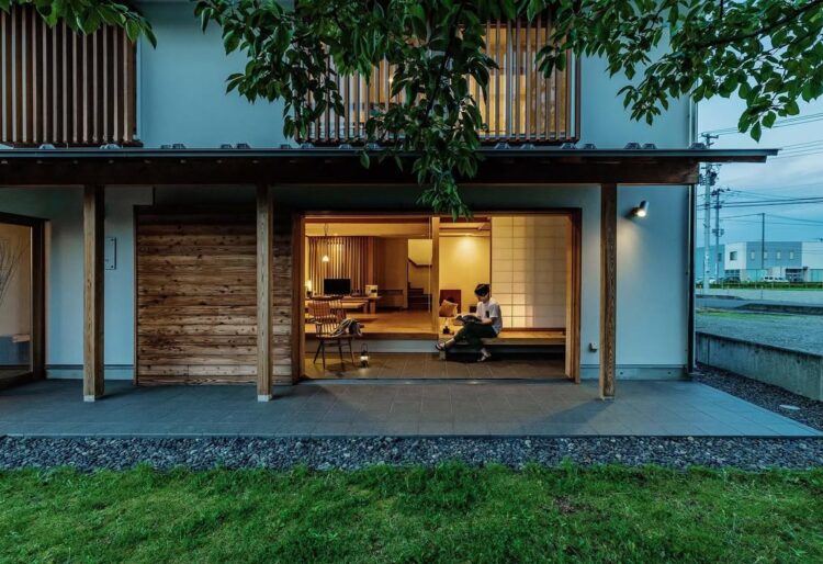 暮らしにゆるやかな広がりを生む、土間のある住まいの画像