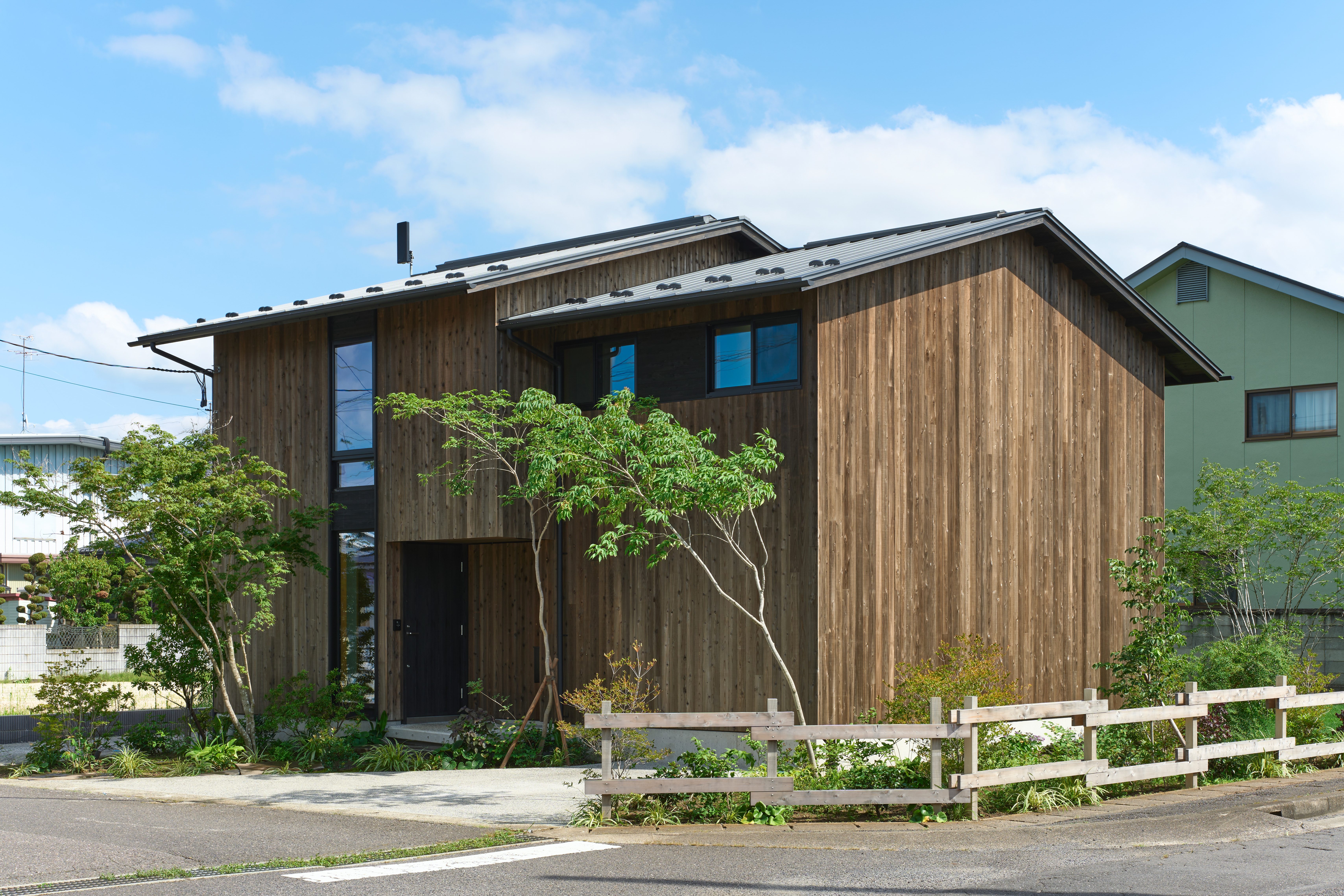 『個』に浸り『和』に集う、居場所が点在する家